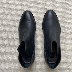 Dolce Vita Black Leather Low Ankle Boots Size 8.5